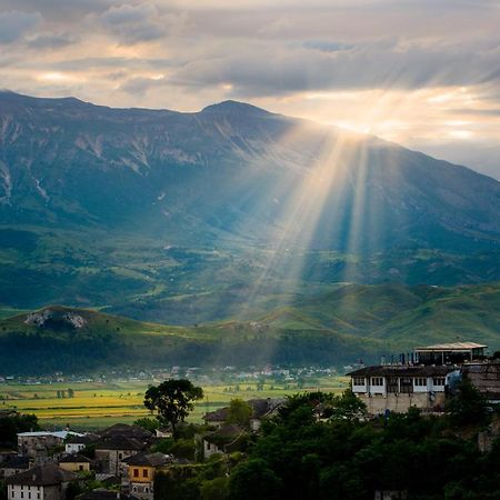 Gjirokastër Guesthouse Mele מראה חיצוני תמונה