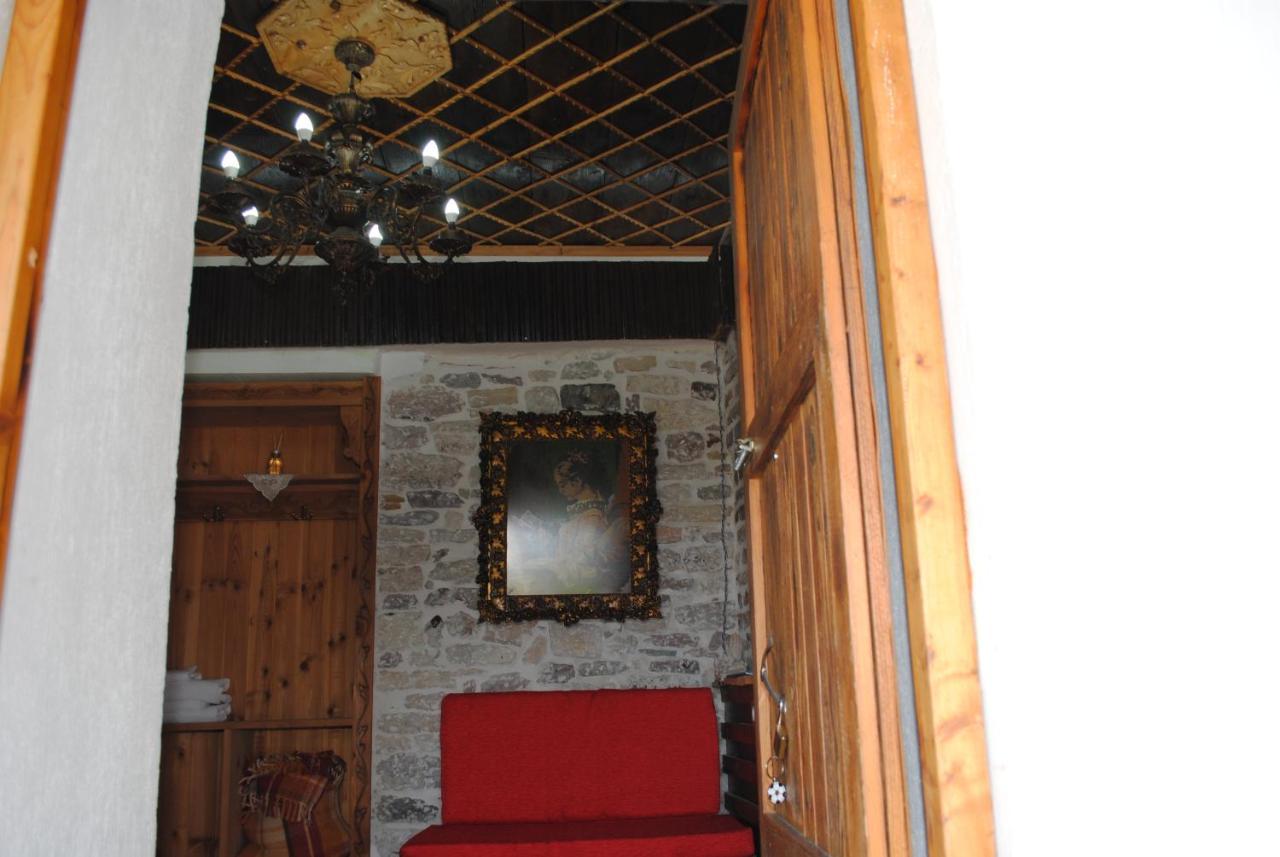 Gjirokastër Guesthouse Mele מראה חיצוני תמונה