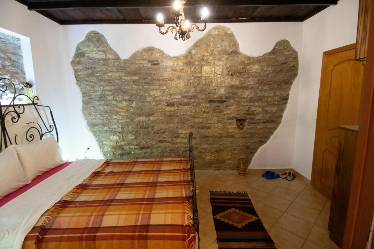 Gjirokastër Guesthouse Mele מראה חיצוני תמונה