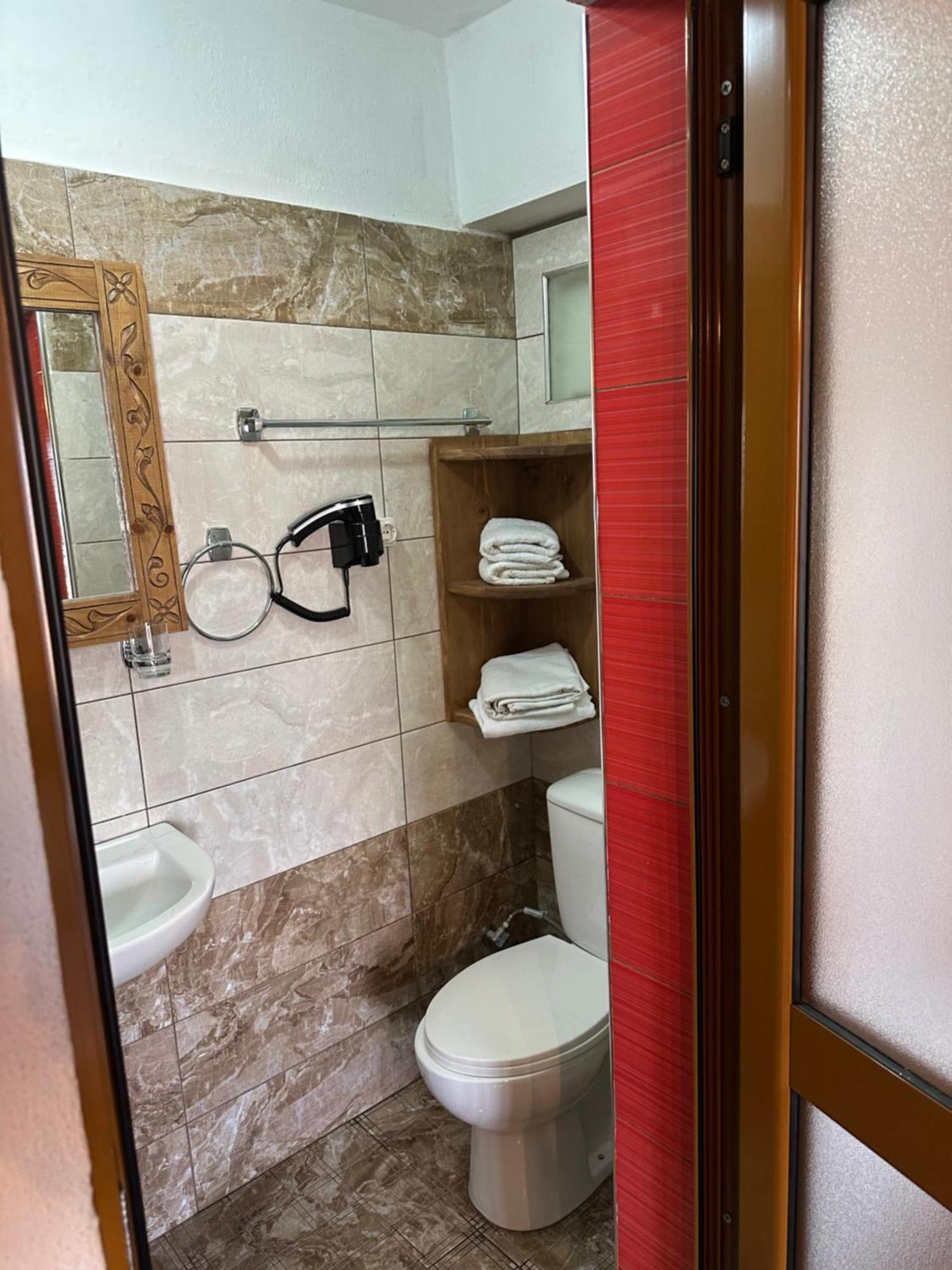 Gjirokastër Guesthouse Mele מראה חיצוני תמונה