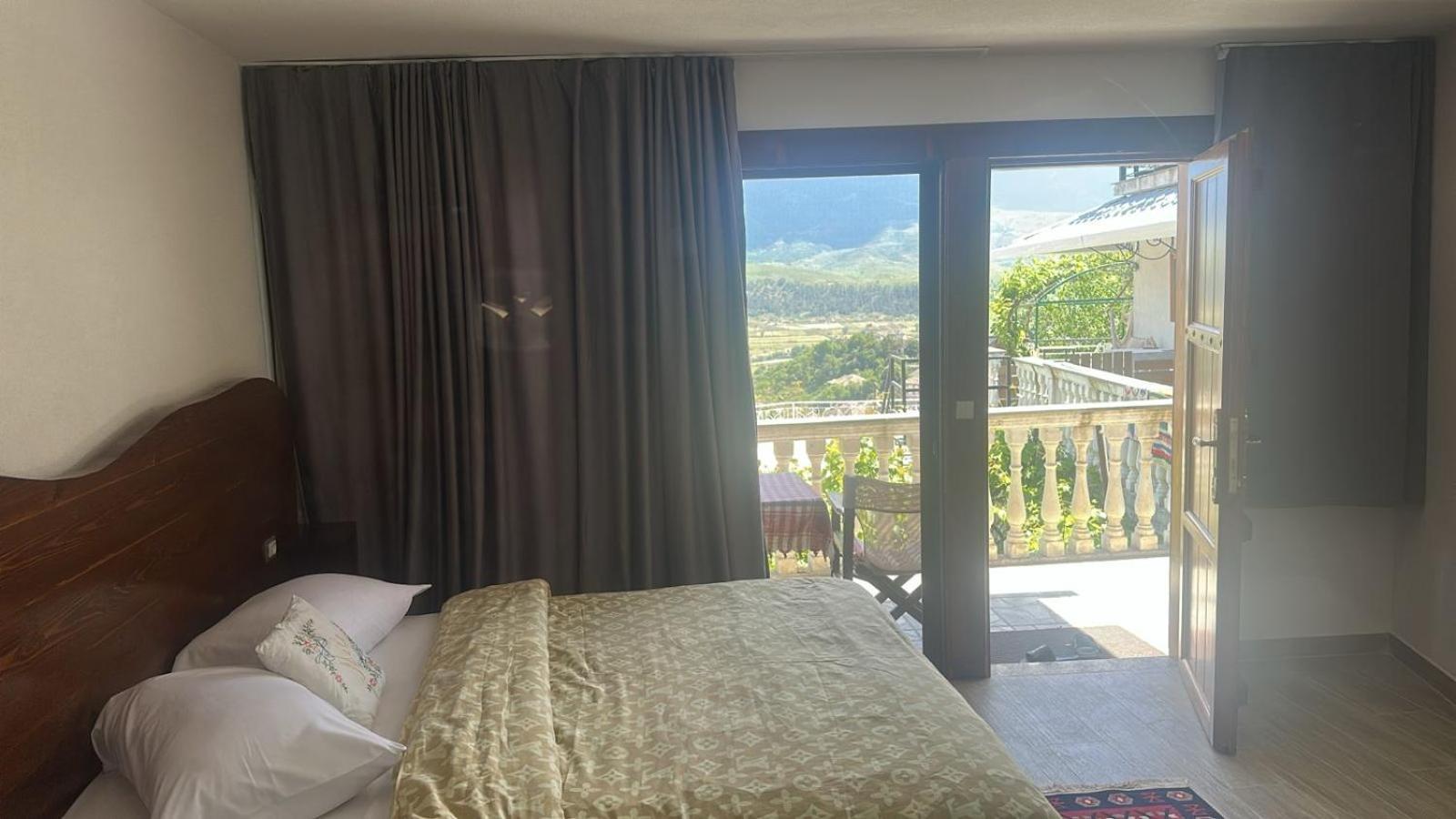 Gjirokastër Guesthouse Mele מראה חיצוני תמונה