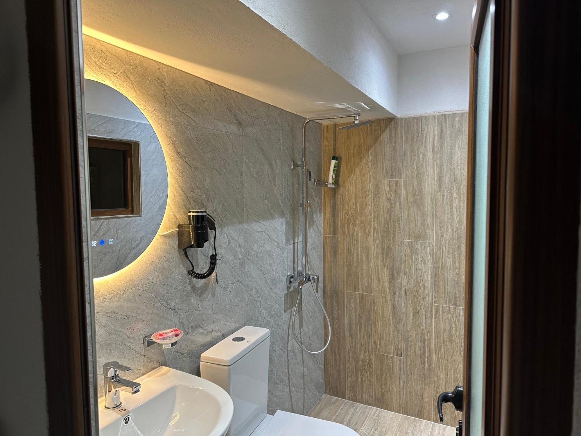 Gjirokastër Guesthouse Mele מראה חיצוני תמונה