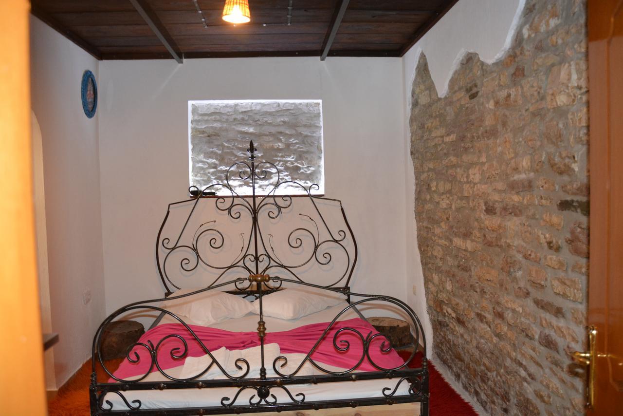 Gjirokastër Guesthouse Mele מראה חיצוני תמונה