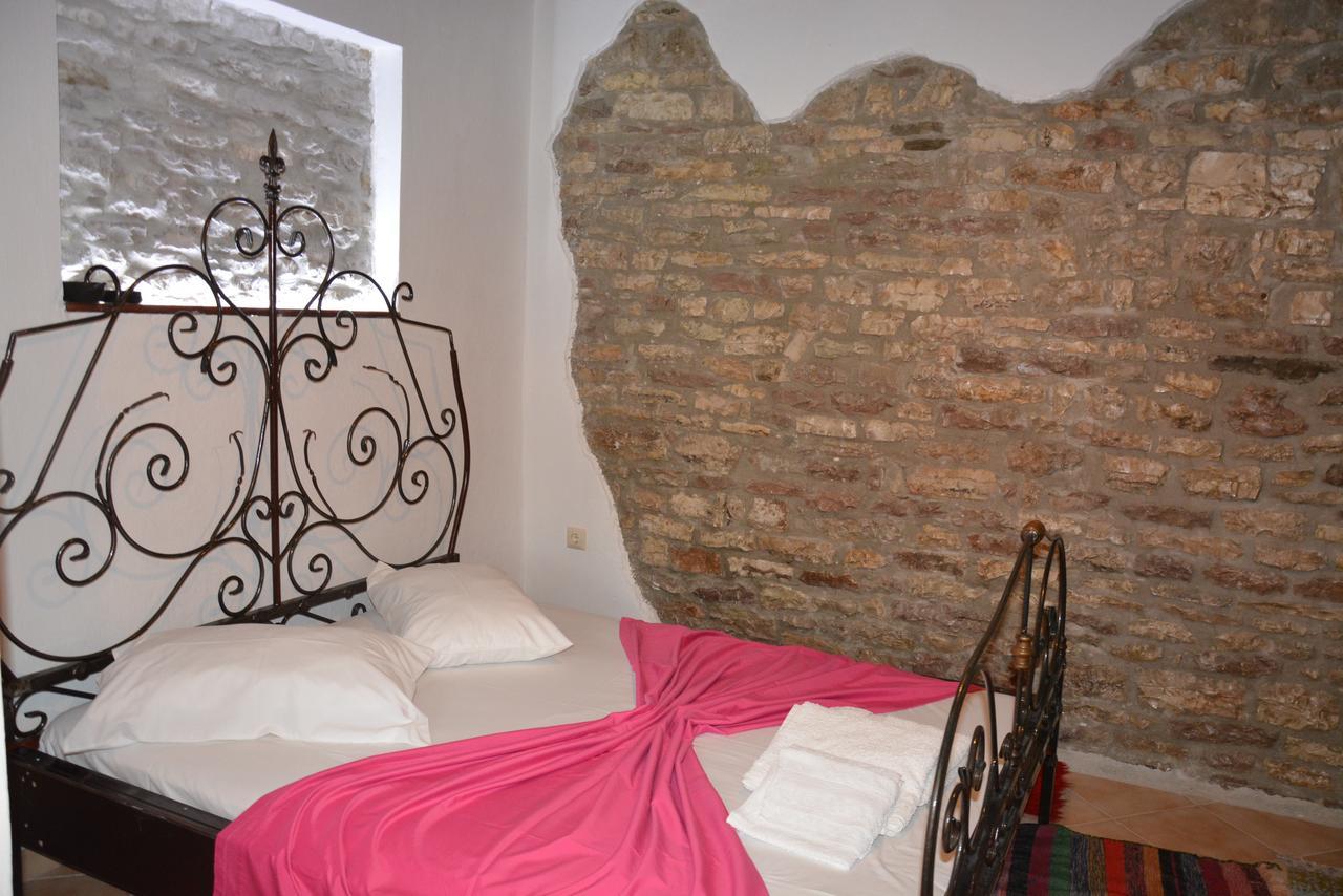 Gjirokastër Guesthouse Mele מראה חיצוני תמונה