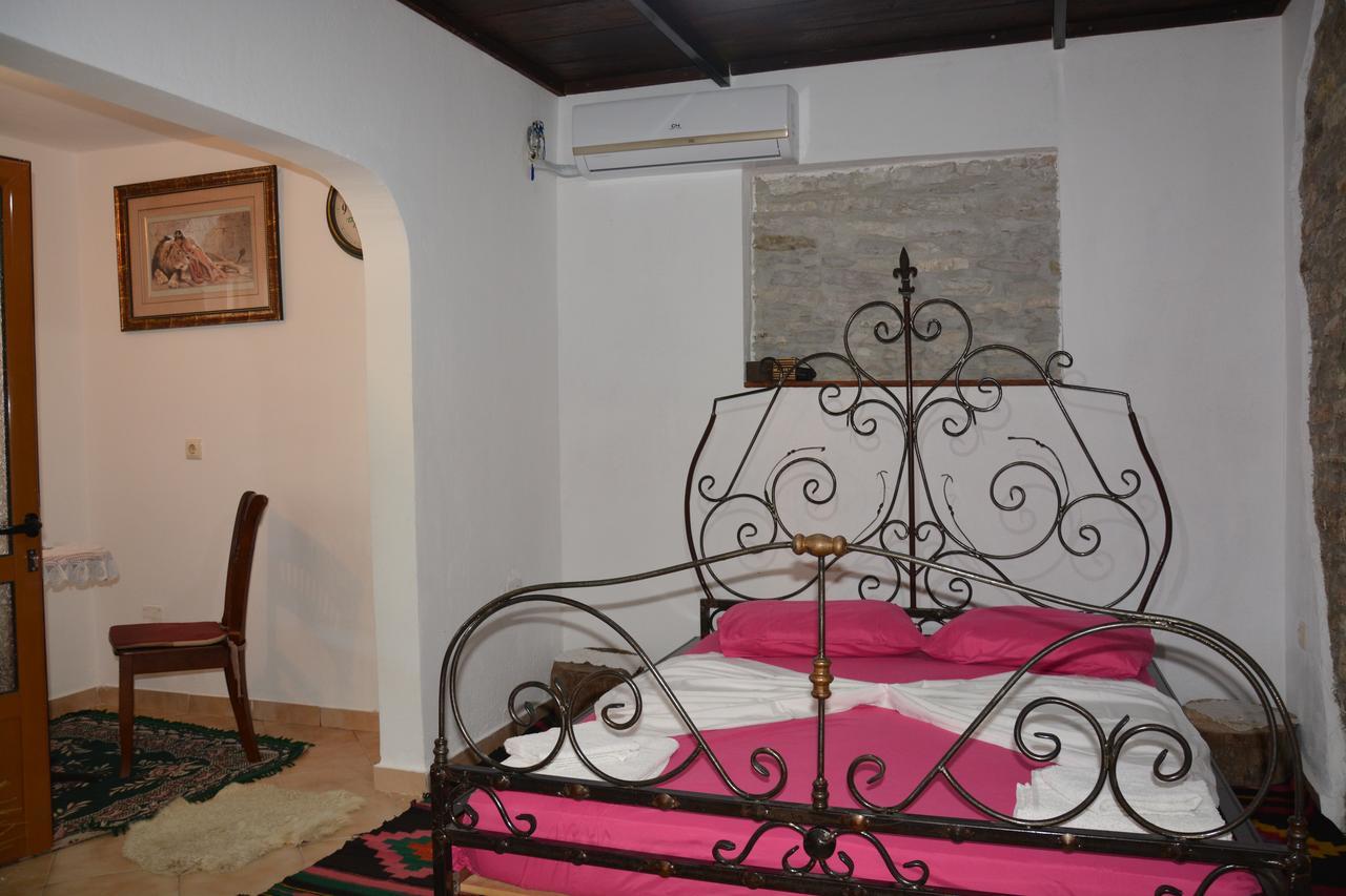 Gjirokastër Guesthouse Mele מראה חיצוני תמונה